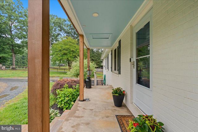 2237 MOUNTAIN VIEW RD, Stafford, VA 22556