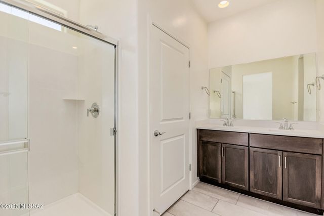 6390 E Via Valdivia, Tucson, AZ 85756