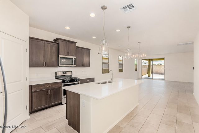 6390 E Via Valdivia, Tucson, AZ 85756