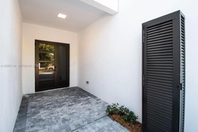6860 SW 80th Street 6860, Miami, FL 33143