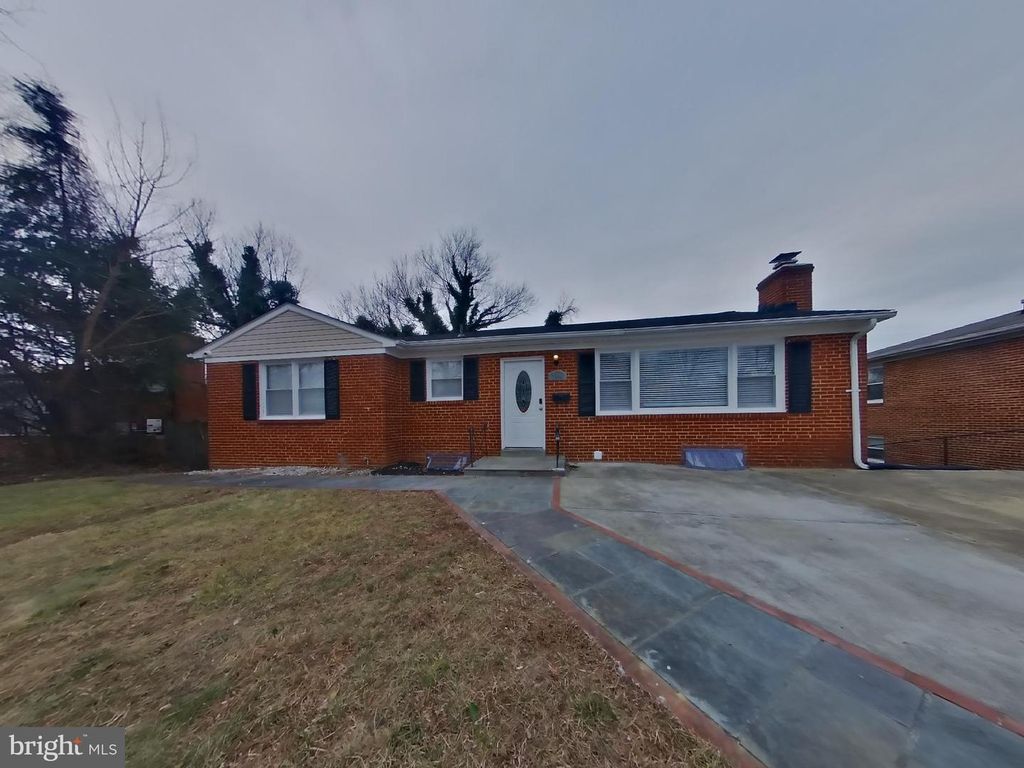 2000 GAITHER ST, Temple Hills, MD 20748