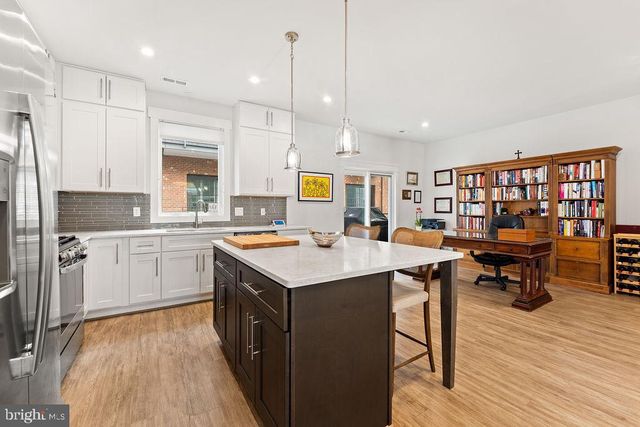 313 CHARLES ST, Fredericksburg, VA 22401