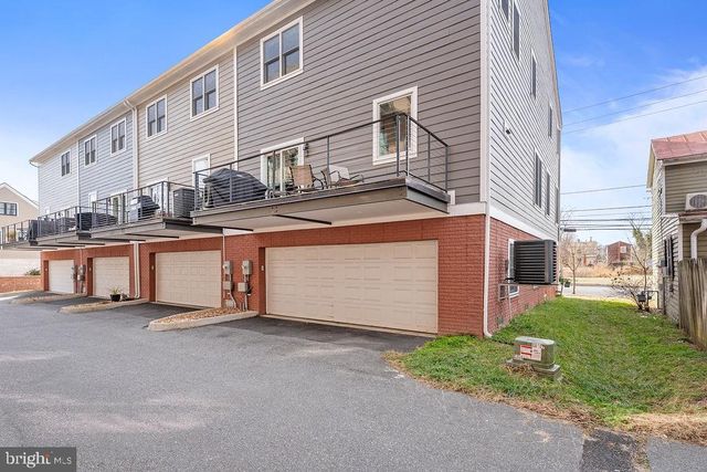 313 CHARLES ST, Fredericksburg, VA 22401