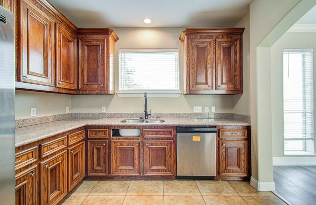 408 Eichwurzel Lane A, Houston, TX 77009