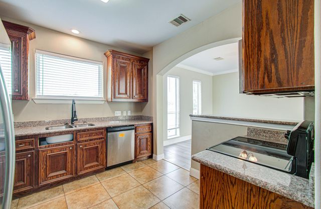 408 Eichwurzel Lane A, Houston, TX 77009