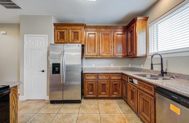 408 Eichwurzel Lane A, Houston, TX 77009