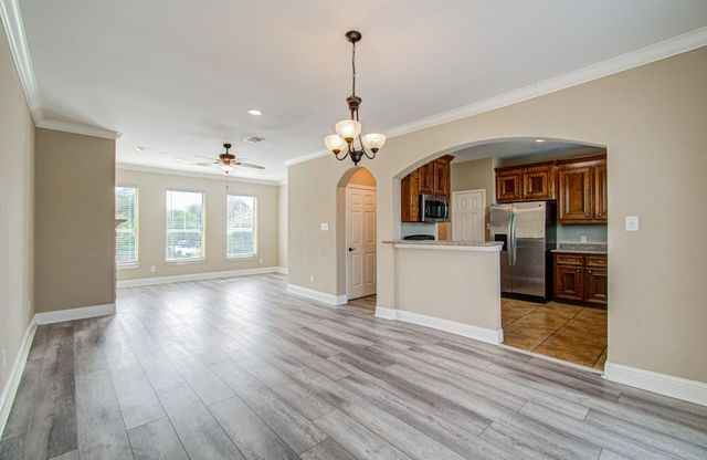 408 Eichwurzel Lane A, Houston, TX 77009