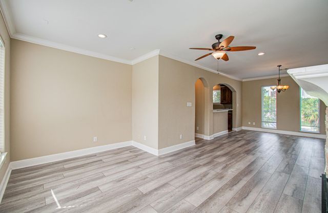 408 Eichwurzel Lane A, Houston, TX 77009