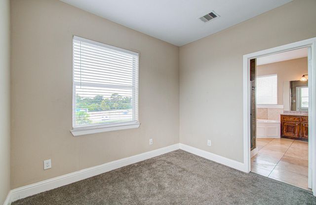 408 Eichwurzel Lane A, Houston, TX 77009