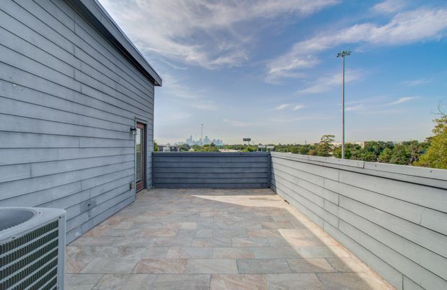 408 Eichwurzel Lane A, Houston, TX 77009