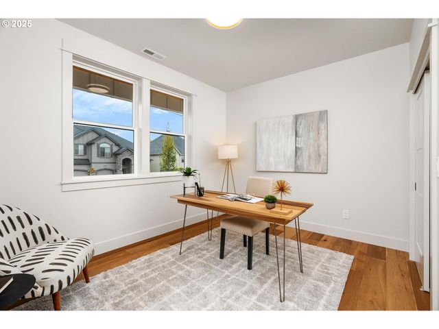 8937 Nw LOVEJOY St, Portland, OR 97229