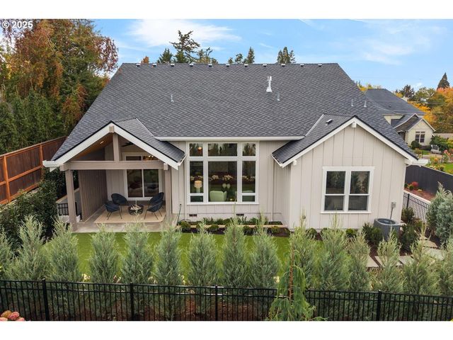 8937 Nw LOVEJOY St, Portland, OR 97229