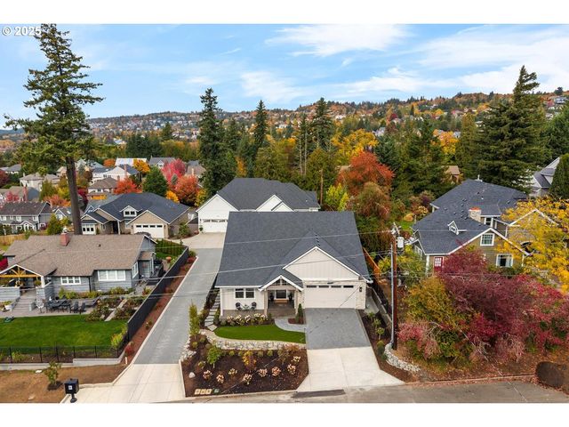 8937 Nw LOVEJOY St, Portland, OR 97229