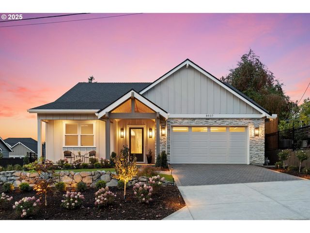 8937 Nw LOVEJOY St, Portland, OR 97229