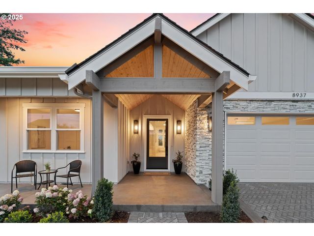 8937 Nw LOVEJOY St, Portland, OR 97229