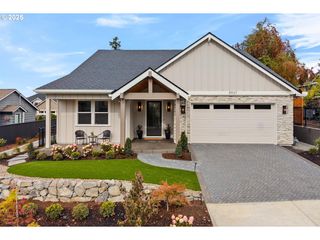 8937 Nw LOVEJOY St, Portland, OR 97229