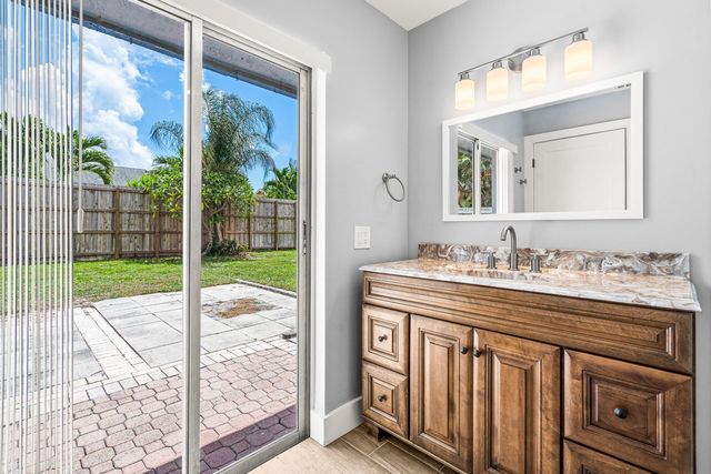 1146 NW 10th Street, Boynton Beach, FL 33426