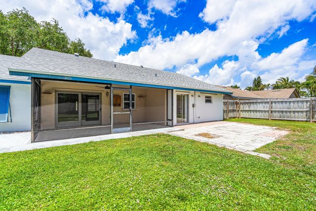 1146 NW 10th Street, Boynton Beach, FL 33426