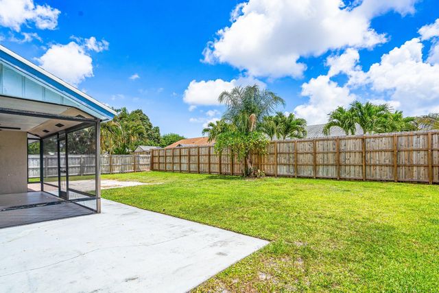 1146 NW 10th Street, Boynton Beach, FL 33426