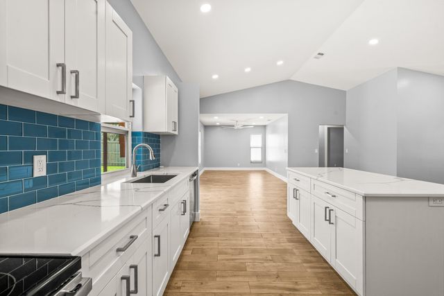 1146 NW 10th Street, Boynton Beach, FL 33426