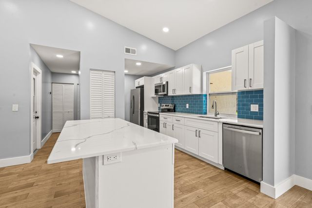 1146 NW 10th Street, Boynton Beach, FL 33426