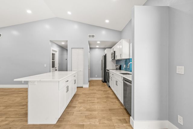 1146 NW 10th Street, Boynton Beach, FL 33426