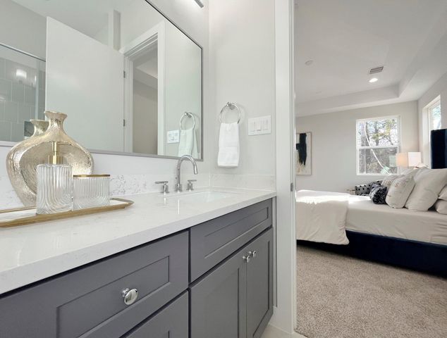 8318 Curry Road, Houston, TX 77093