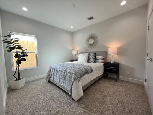 8318 Curry Road, Houston, TX 77093