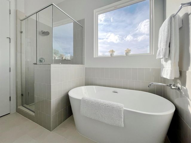 8318 Curry Road, Houston, TX 77093