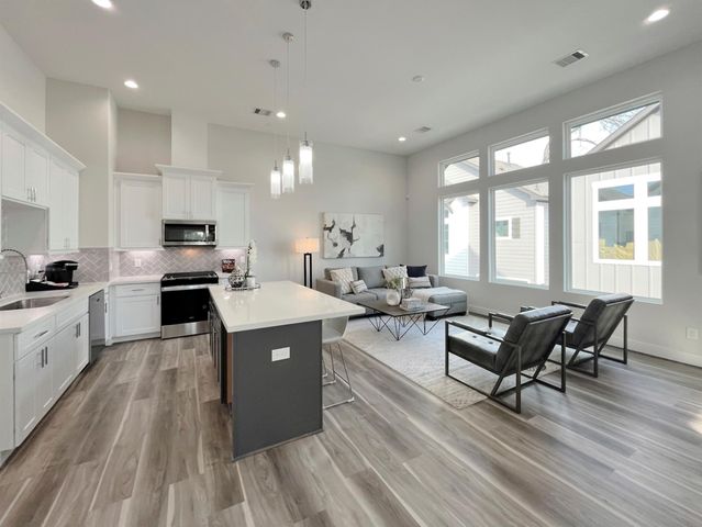 8318 Curry Road, Houston, TX 77093