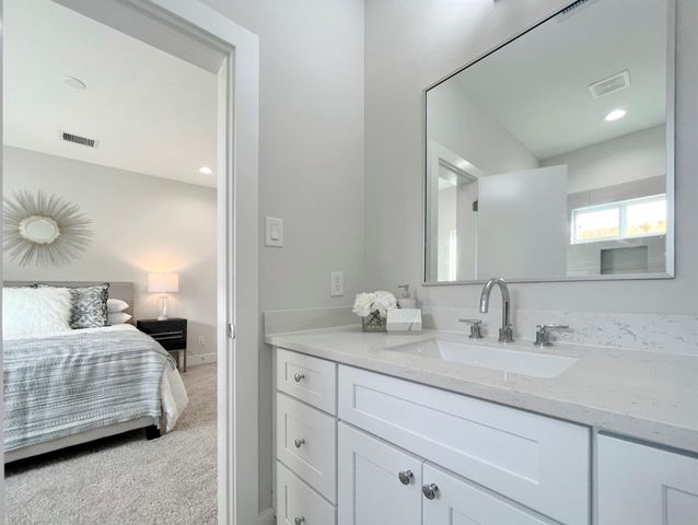 8318 Curry Road, Houston, TX 77093