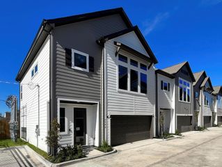 8318 Curry Road, Houston, TX 77093