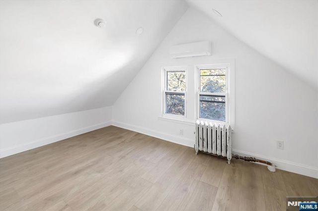 46 Garden Place, Edgewater, NJ 07020