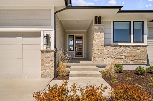 12402 W 170th Terrace, Overland Park, KS 66221