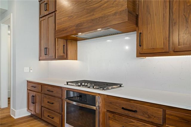 12402 W 170th Terrace, Overland Park, KS 66221