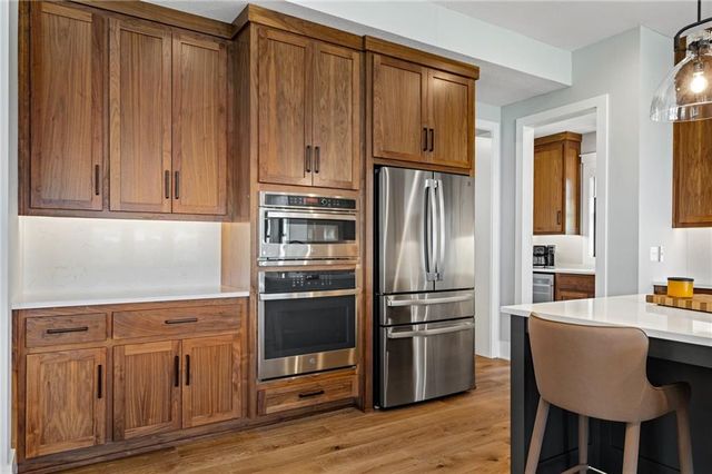 12402 W 170th Terrace, Overland Park, KS 66221