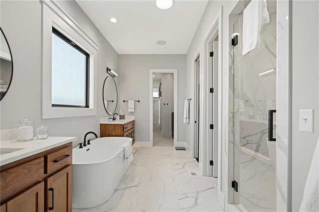 12402 W 170th Terrace, Overland Park, KS 66221