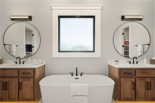 12402 W 170th Terrace, Overland Park, KS 66221