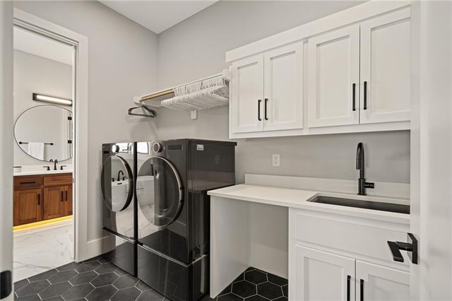 12402 W 170th Terrace, Overland Park, KS 66221