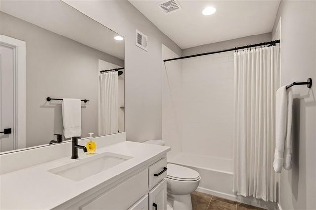 12402 W 170th Terrace, Overland Park, KS 66221