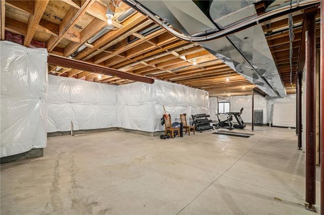 12402 W 170th Terrace, Overland Park, KS 66221