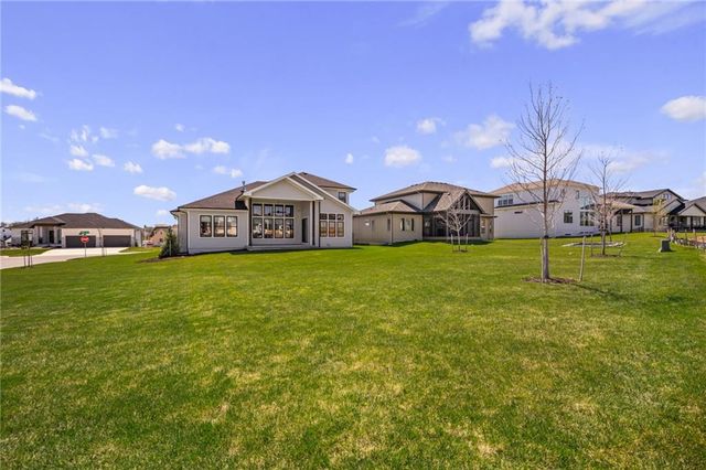 12402 W 170th Terrace, Overland Park, KS 66221