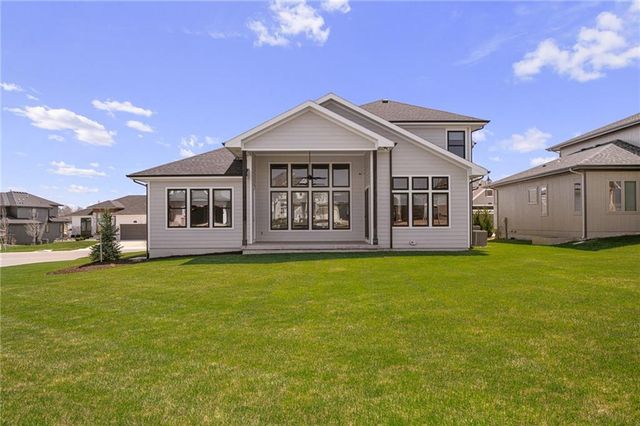 12402 W 170th Terrace, Overland Park, KS 66221