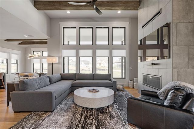 12402 W 170th Terrace, Overland Park, KS 66221