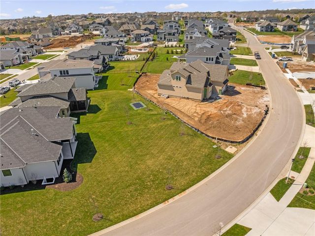 12402 W 170th Terrace, Overland Park, KS 66221