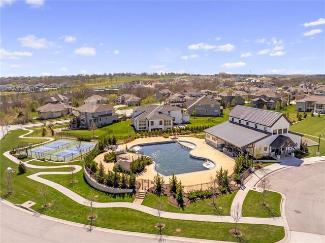 12402 W 170th Terrace, Overland Park, KS 66221