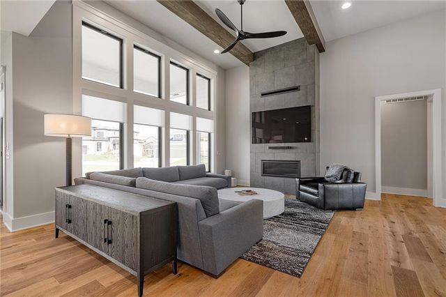 12402 W 170th Terrace, Overland Park, KS 66221