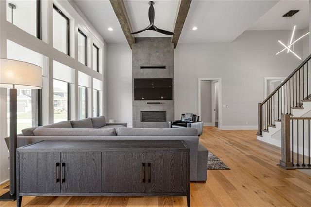 12402 W 170th Terrace, Overland Park, KS 66221