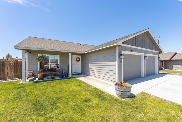 428 Fortaleza Ln, Pasco, WA 99301