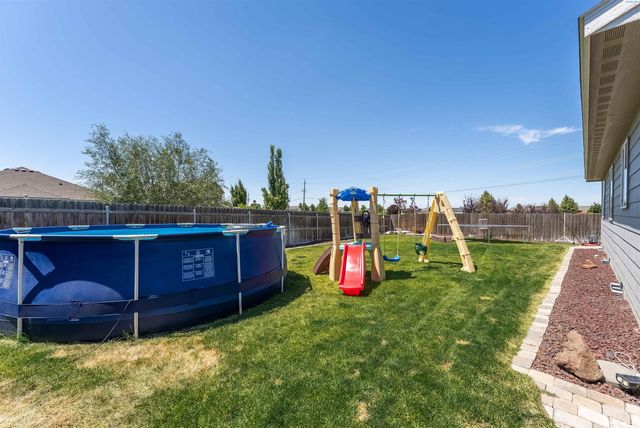 428 Fortaleza Ln, Pasco, WA 99301